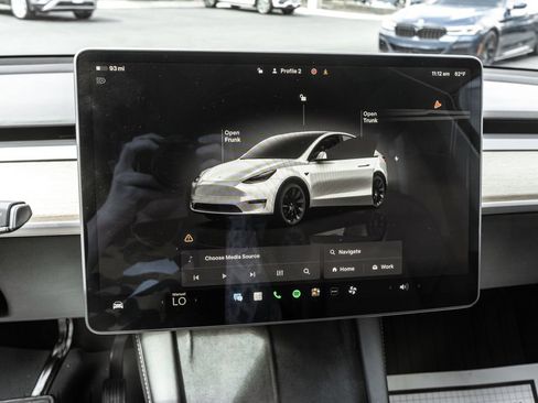 Used 2022 Tesla Model Y Long Range AWD/4WD image 15