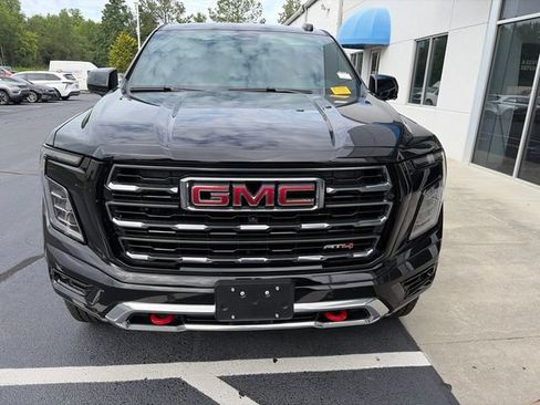 Used 2025 GMC Yukon AT4 AWD/4WD image 2