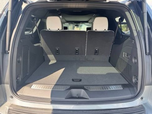 New 2026 Chevrolet Suburban Premier AWD/4WD image 30