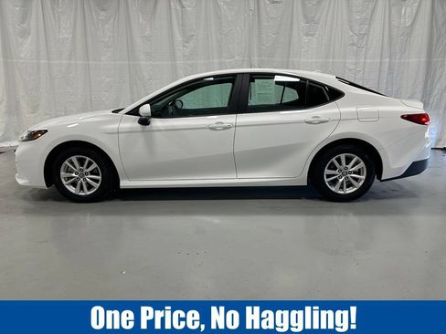 Used 2026 Toyota Camry LE FWD image 4
