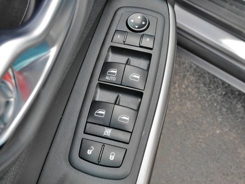 Used 2019 Jeep Cherokee Latitude w/ Popular Appearance Group AWD/4WD image 20