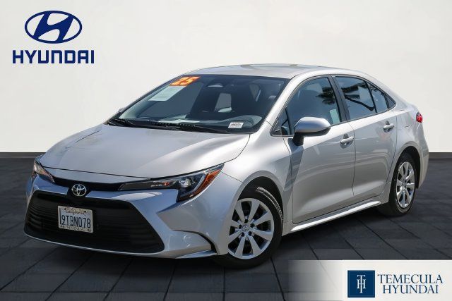 Used 2025 Toyota Corolla LE FWD image 1