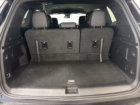 Used 2025 Buick Enclave Preferred image 13