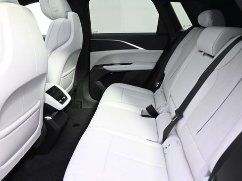 New 2026 Cadillac Lyriq Luxury AWD/4WD image 21