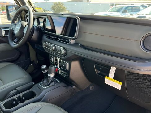 New 2026 Jeep Gladiator Mojave AWD/4WD image 23