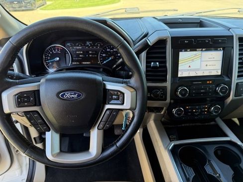 Used 2019 Ford F250 Lariat w/ Chrome Package image 11