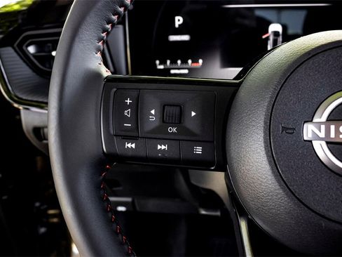 New 2025 Nissan Kicks SR image 13