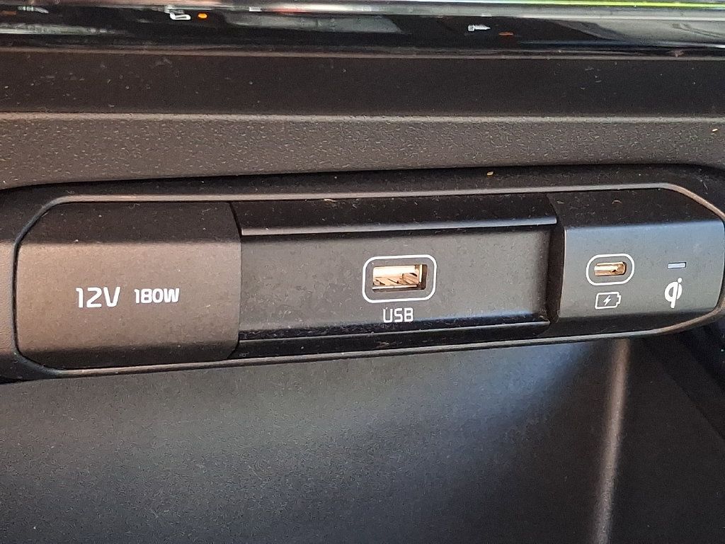 Certified 2023 Kia Niro EX FWD image 26