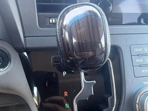Used 2015 Toyota Sienna XLE FWD image 23