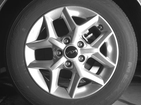 Used 2025 Kia Soul LX w/ LX Technology Package FWD image 19