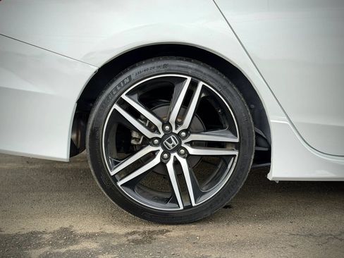 Used 2016 Honda Accord Touring image 23