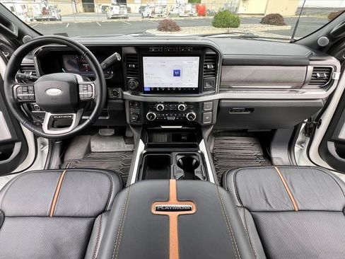 Used 2023 Ford F250 Platinum w/ FX4 Off-Road Package image 3