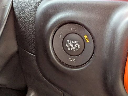 Used 2022 Jeep Wrangler Unlimited Sport image 31