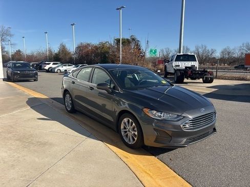 Used 2020 Ford Fusion SE image 7