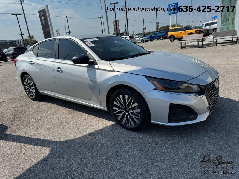 Used 2025 Nissan Altima 2.5 SV FWD image 1