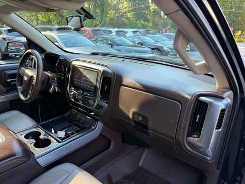 Used 2017 Chevrolet Silverado 1500 LTZ Z71 AWD/4WD image 23
