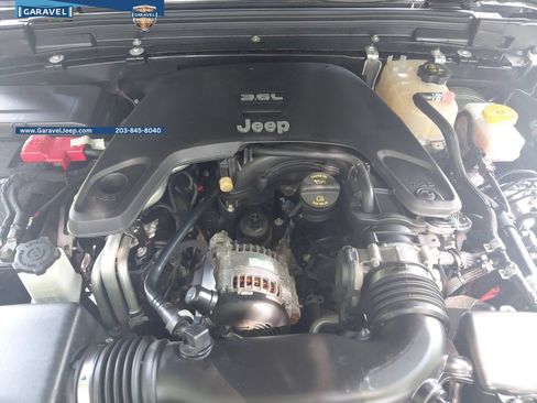 Used 2019 Jeep Wrangler Unlimited Sport S AWD/4WD image 25