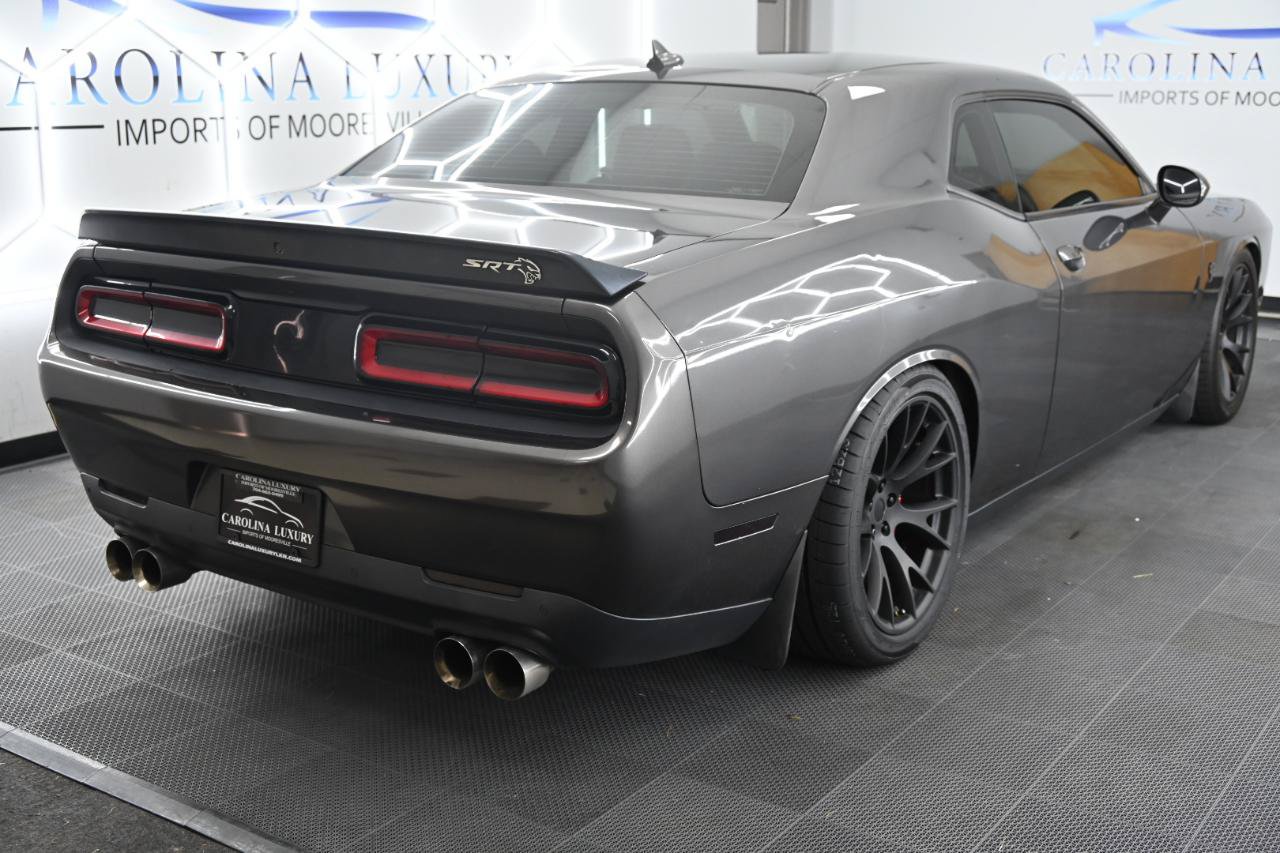 Used 2015 Dodge Challenger SRT Hellcat RWD image 4