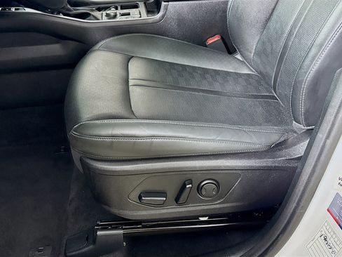 Used 2024 Kia Sorento S image 21