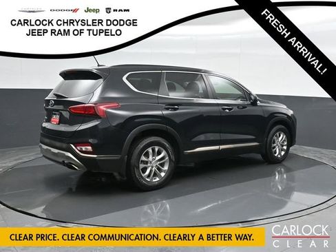 Used 2019 Hyundai Santa Fe SE image 3