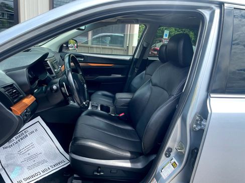 Used 2013 Subaru Outback 3.6R Limited w/ Moonroof Pkg image 11