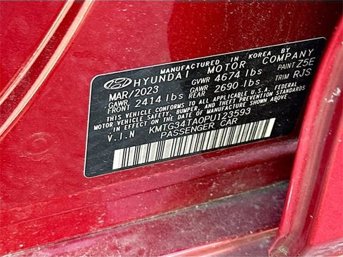 Used 2023 Genesis G70 2.0T image 31