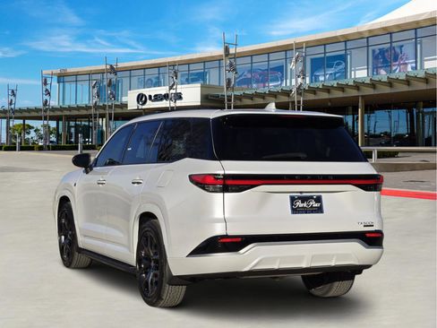 New 2026 Lexus TX 500h AWD image 4