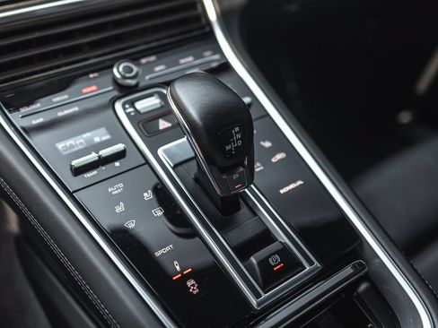 Used 2023 Porsche Panamera 4 Platinum Edition AWD/4WD image 15