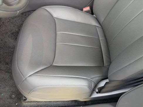 New 2025 Land Rover Range Rover SE image 4