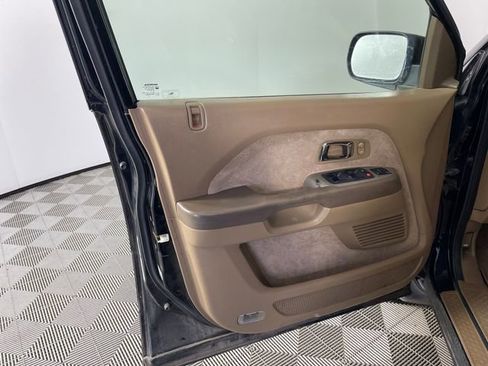 Used 2004 Honda Pilot LX image 11