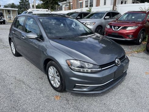 Used 2018 Volkswagen Golf S FWD image 3