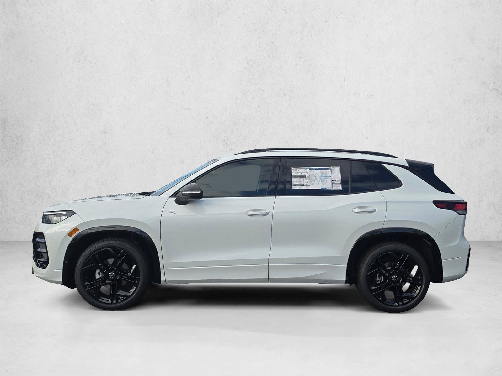 New 2026 Volkswagen Tiguan SE R-Line FWD image 7