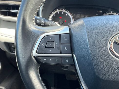 Used 2023 Toyota Highlander XLE image 21