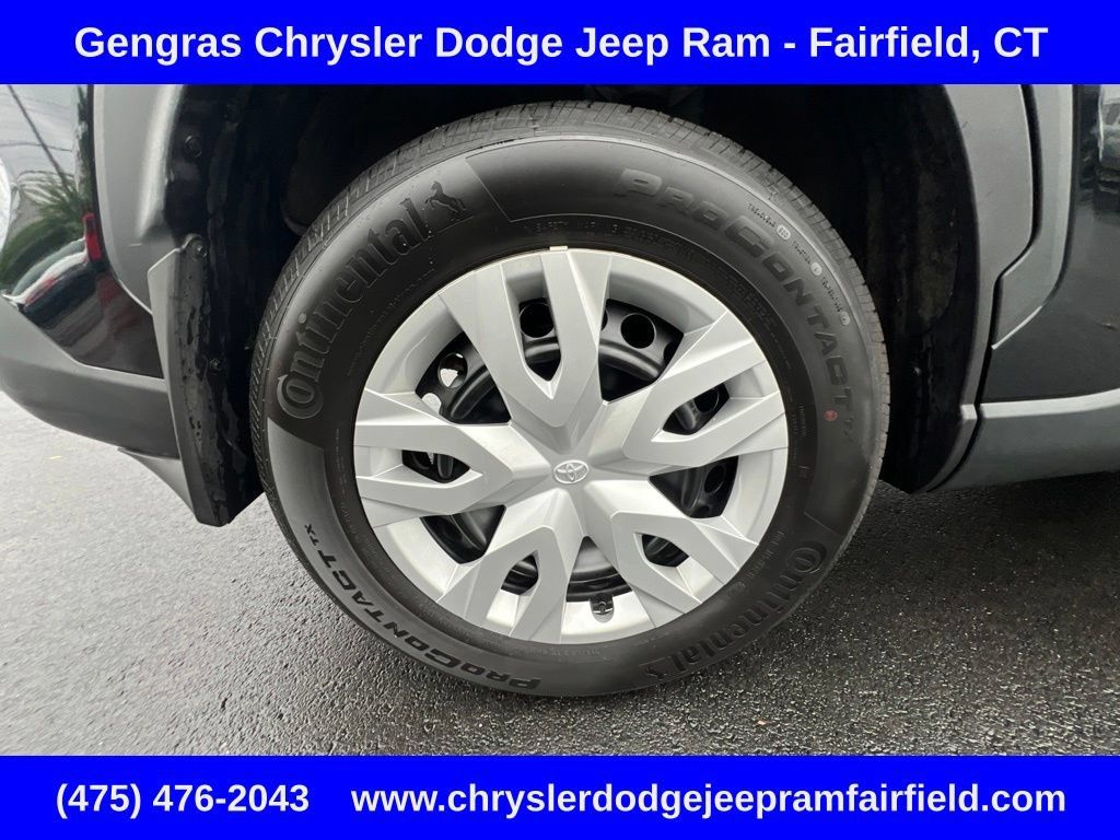 Used 2026 Toyota Corolla Cross L AWD/4WD image 11