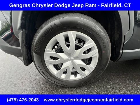 Used 2026 Toyota Corolla Cross L AWD/4WD image 11