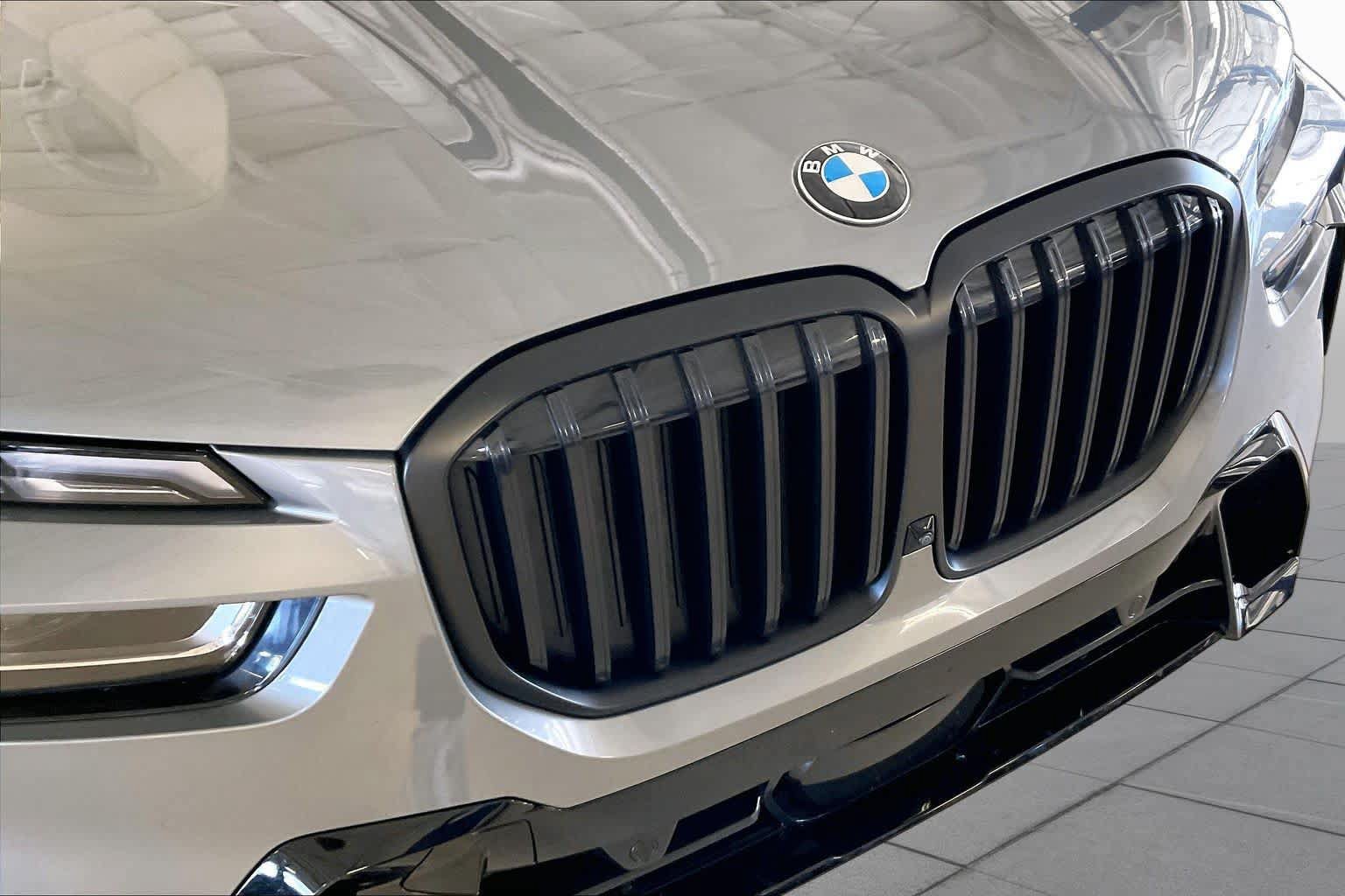 Used 2024 BMW X7 xDrive40i w/ M Sport Package AWD/4WD image 30