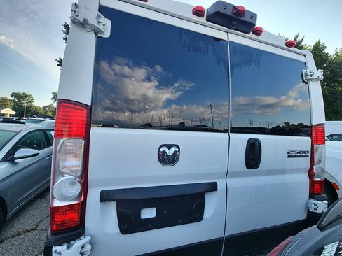 Used 2025 RAM ProMaster 2500 w/ U-Haul Equipment Group FWD image 4