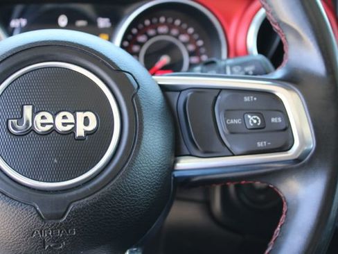 Used 2018 Jeep Wrangler Unlimited Rubicon AWD/4WD image 19