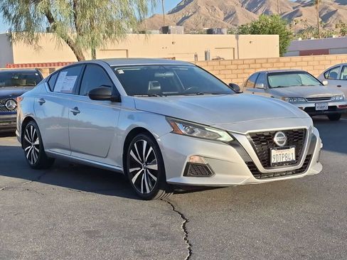 Used 2019 Nissan Altima 2.5 SR FWD image 6