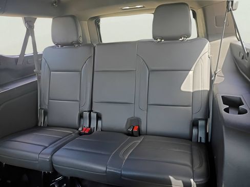 Used 2021 Chevrolet Suburban Z71 w/ Luxury Package AWD/4WD image 35