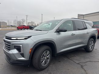 Used 2024 Chevrolet Traverse LT video 1