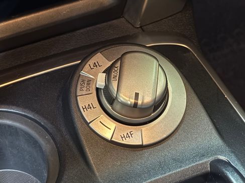 Used 2019 Toyota 4Runner Limited image 32