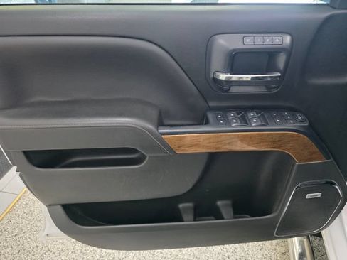 Used 2018 Chevrolet Silverado 1500 LTZ w/ Sport Package AWD/4WD image 11