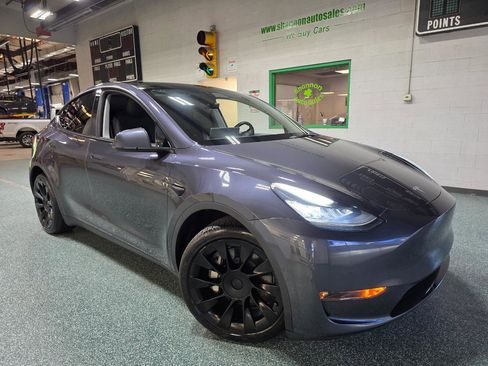 Used 2021 Tesla Model Y Long Range AWD/4WD image 14