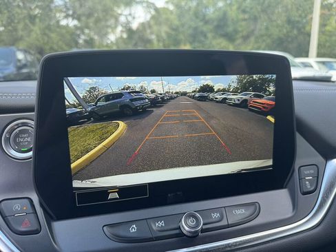 Used 2025 Chevrolet Blazer LT FWD image 6