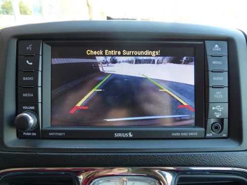 Used 2014 Chrysler Town & Country Touring image 29