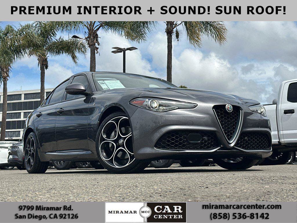 Used 2022 Alfa Romeo Giulia Ti AWD/4WD image 1