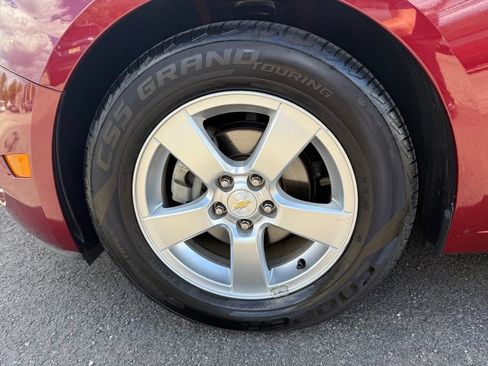Used 2015 Chevrolet Cruze LT FWD image 16