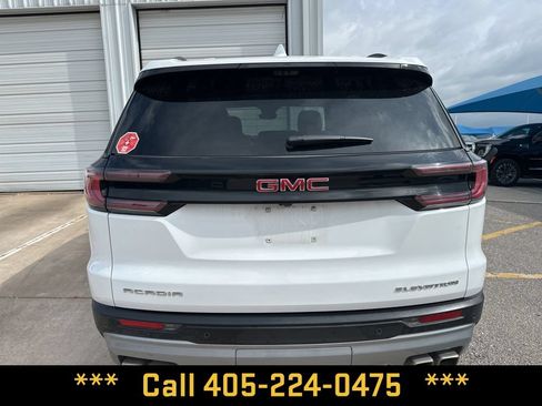 Used 2026 GMC Acadia Elevation w/ Elevation Premium Package FWD image 10