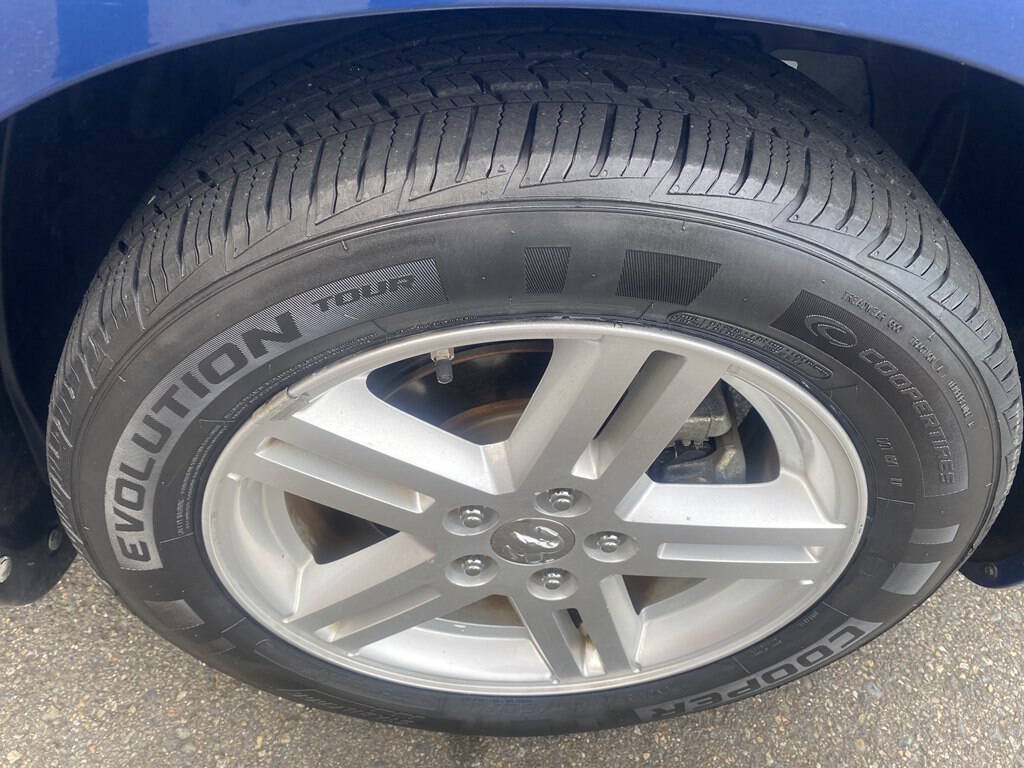 Used 2010 Dodge Avenger Express FWD image 19